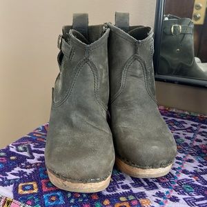 Sven Clogs women booties European size 36 women